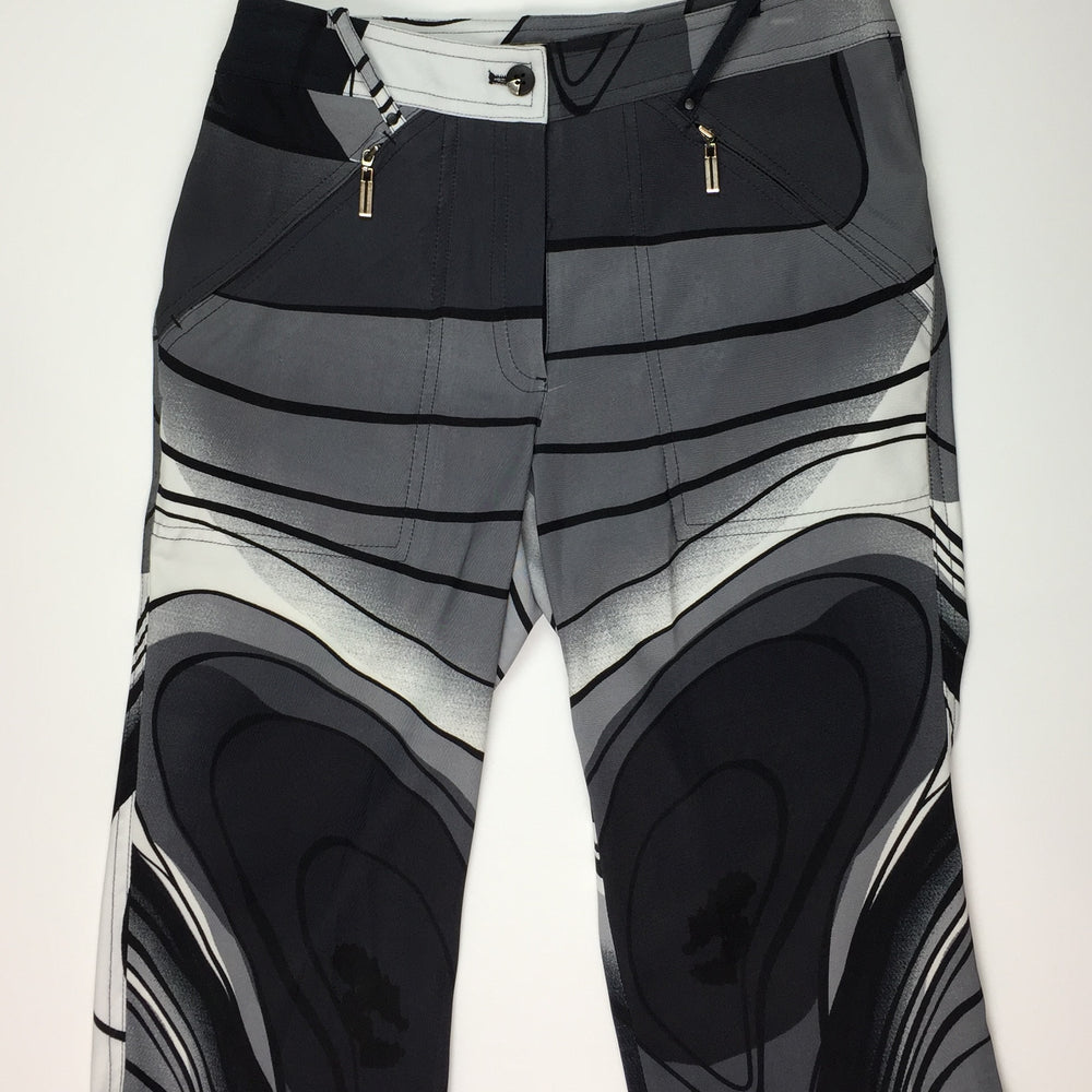 
                      
                        Jamie Black Multi Print Knee Capri 31345
                      
                    