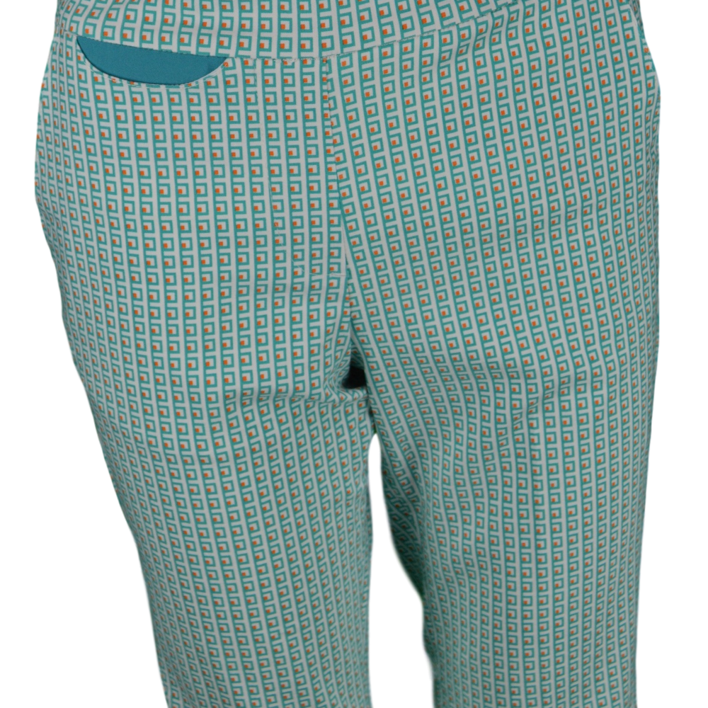 
                      
                        EP Pro 23" Geo Cube Print Short
                      
                    